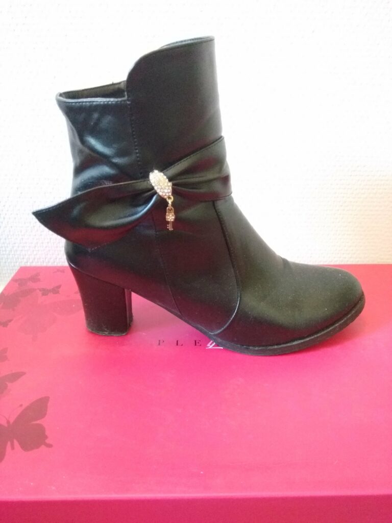 Saint G Women’s Boots with Leather Upper (Black)